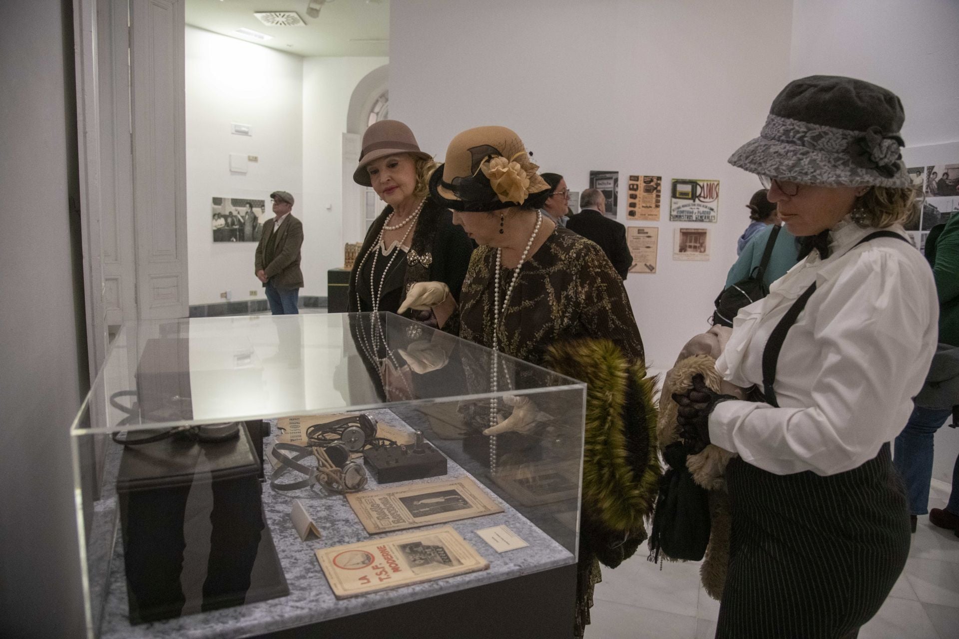 Cien años de emisiones de radio local en Cartagena